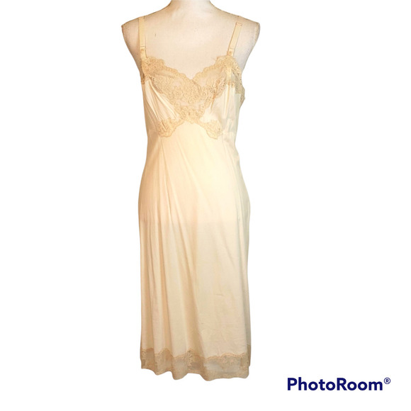 Vintage Ivory Slip - Picture 8 of 8